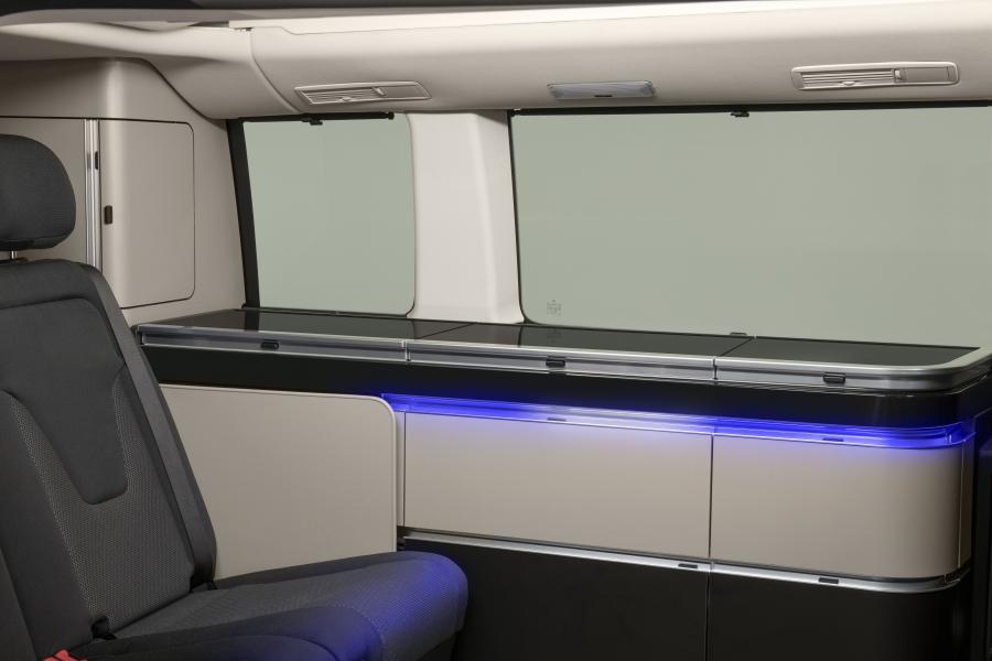 Интерьер Mercedes-Benz Concept Marco Polo (W447) 2018 года  (фото 14 из 20)